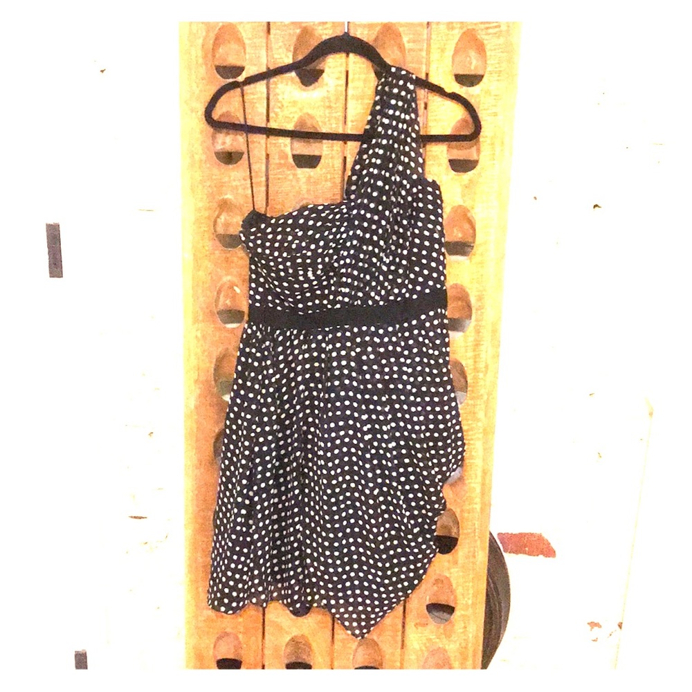 Jessica Simpson one shoulder black & white dress